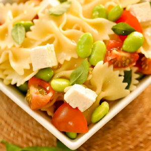 Salada de Macarrão com Tomatinhos